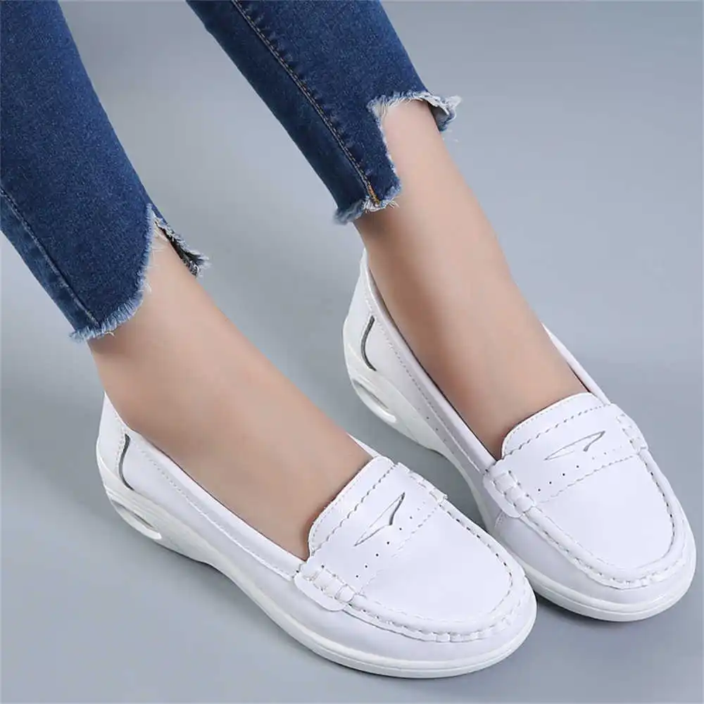 Thick Sole Slipon White Traine - đánh giá và giá Tech Accessories Gift Ideas